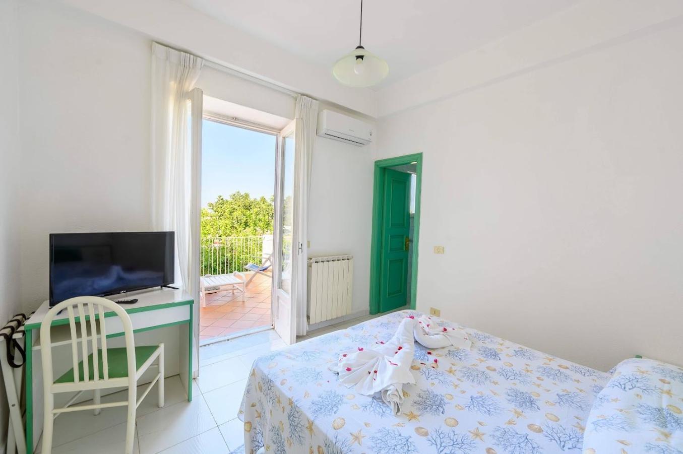 Av Club Terme Colella Hotel Forio di Ischia Eksteriør billede