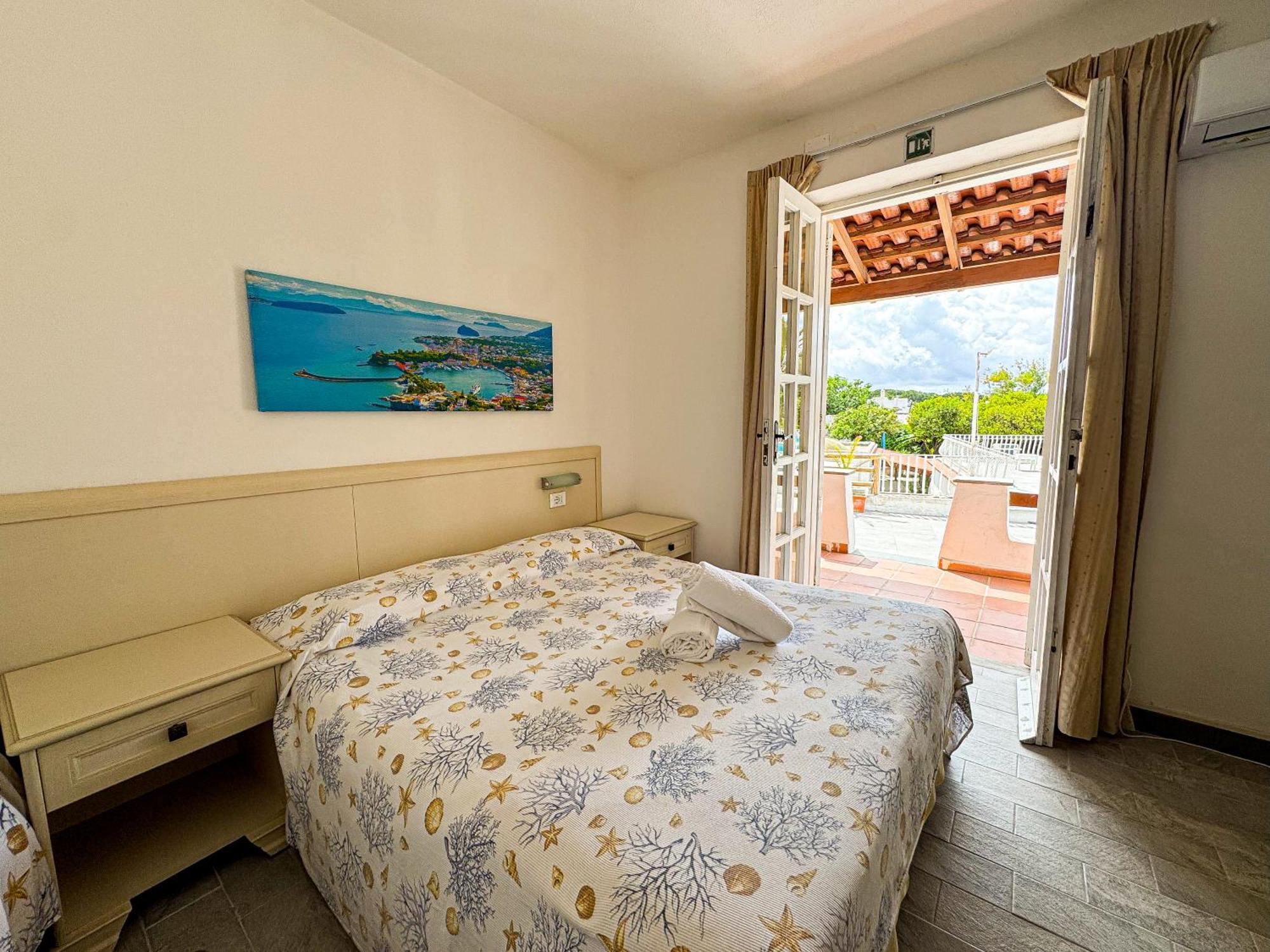 Av Club Terme Colella Hotel Forio di Ischia Eksteriør billede